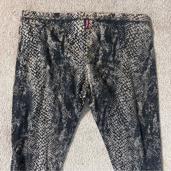 Cozy snake print leggings - Picture 3 of 3